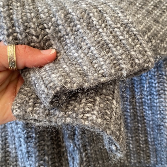 Zara Acrylic Alpaca Blend Gray Sweater Pullover Asymmetrical Oversized Knit Crew - Picture 6 of 11